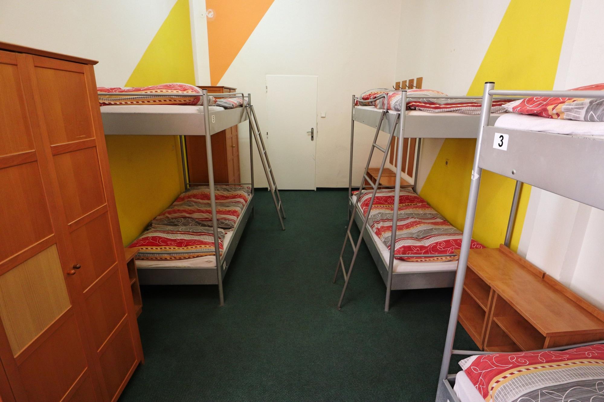 A Plus Hostel - Centrum Прага Экстерьер фото
