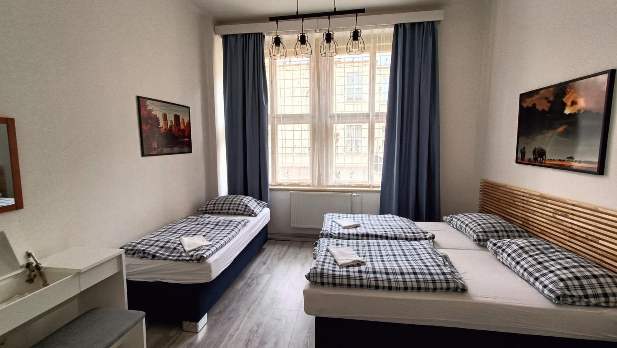 A Plus Hostel - Centrum Прага Экстерьер фото