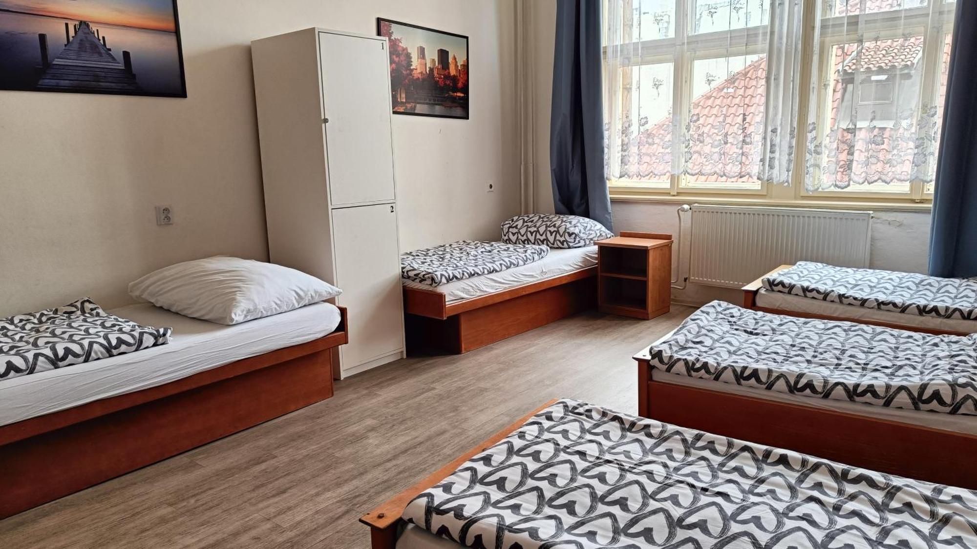 A Plus Hostel - Centrum Прага Экстерьер фото