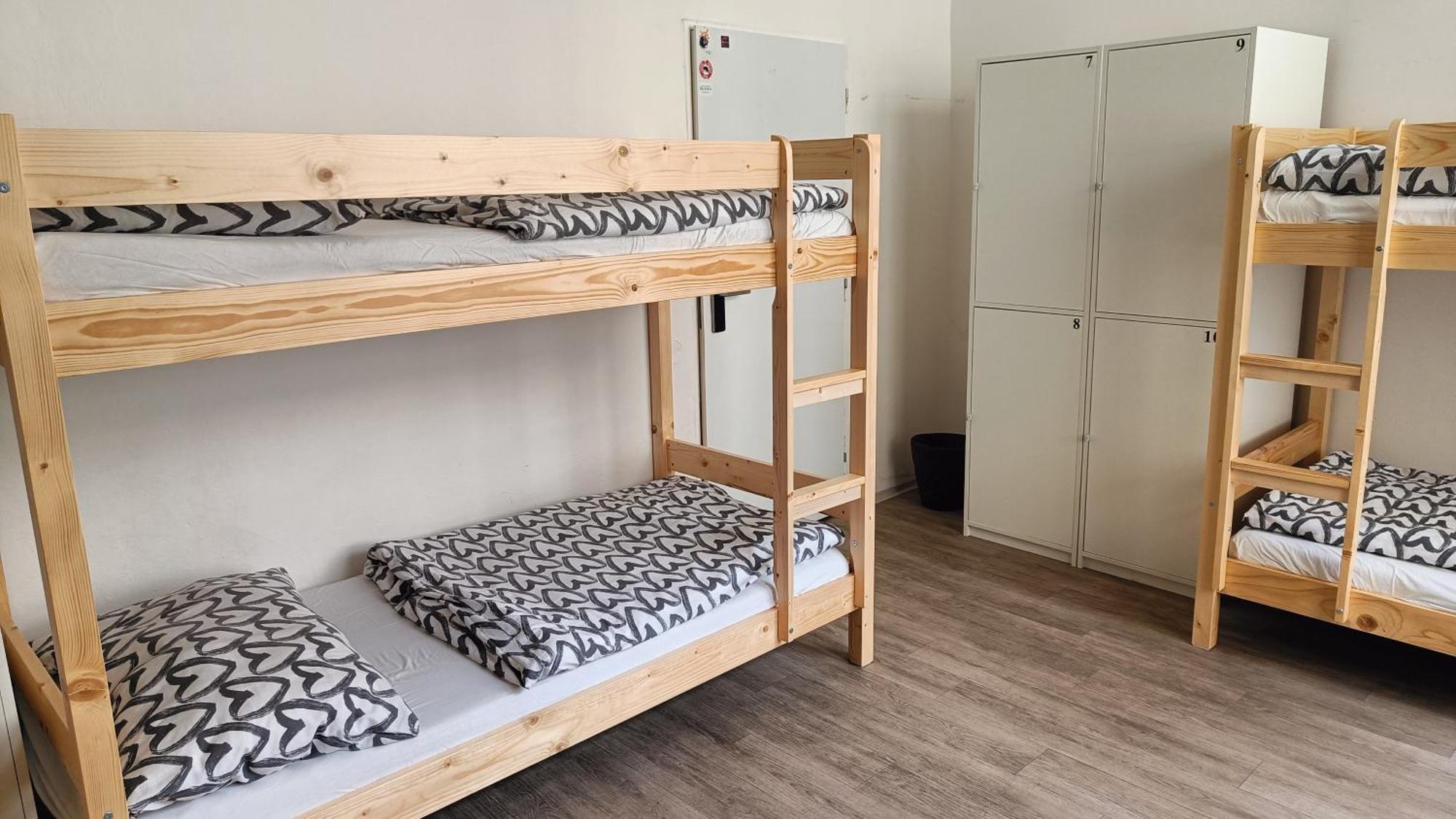 A Plus Hostel - Centrum Прага Экстерьер фото