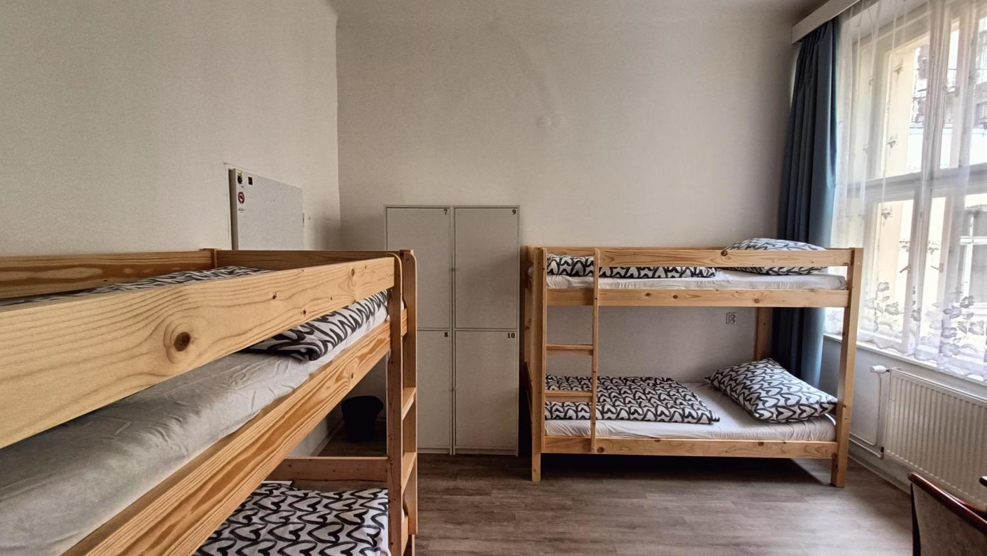 A Plus Hostel - Centrum Прага Экстерьер фото