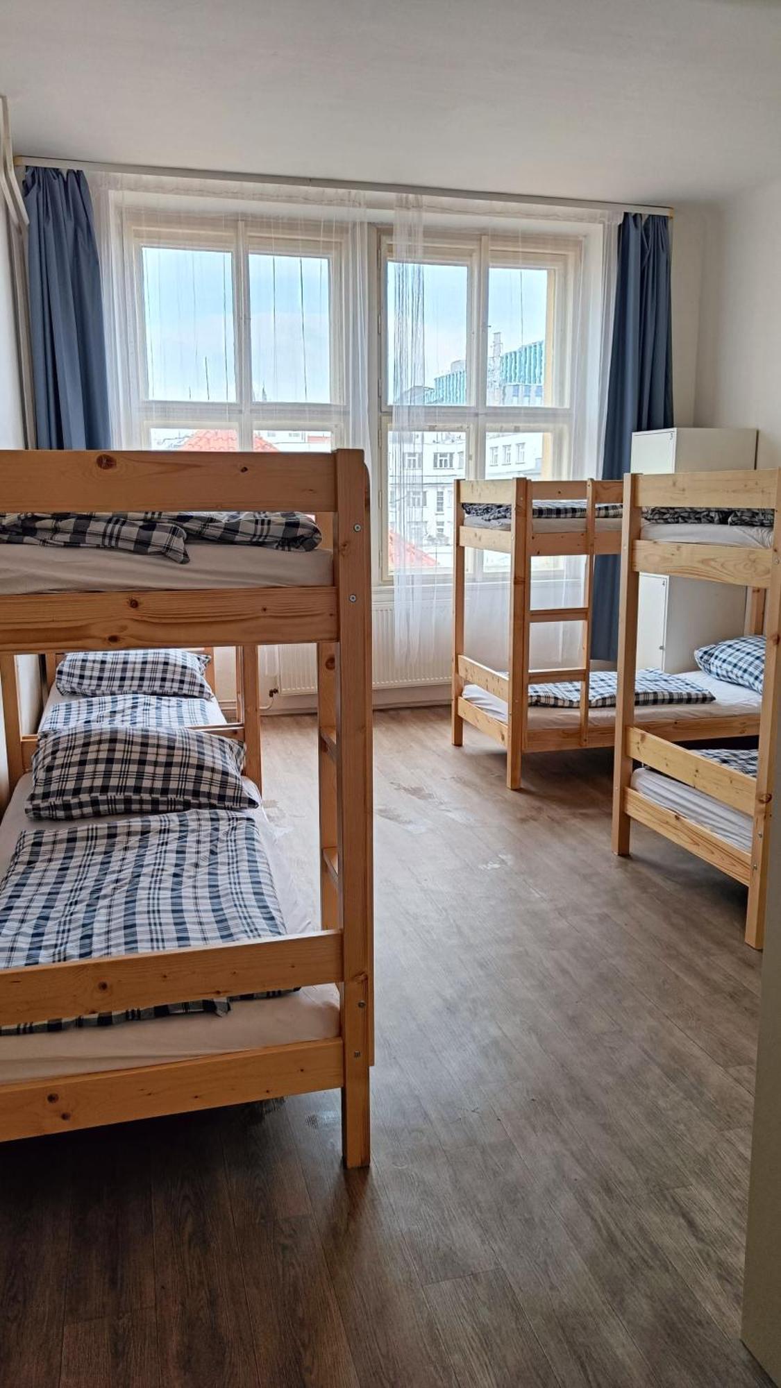 A Plus Hostel - Centrum Прага Экстерьер фото