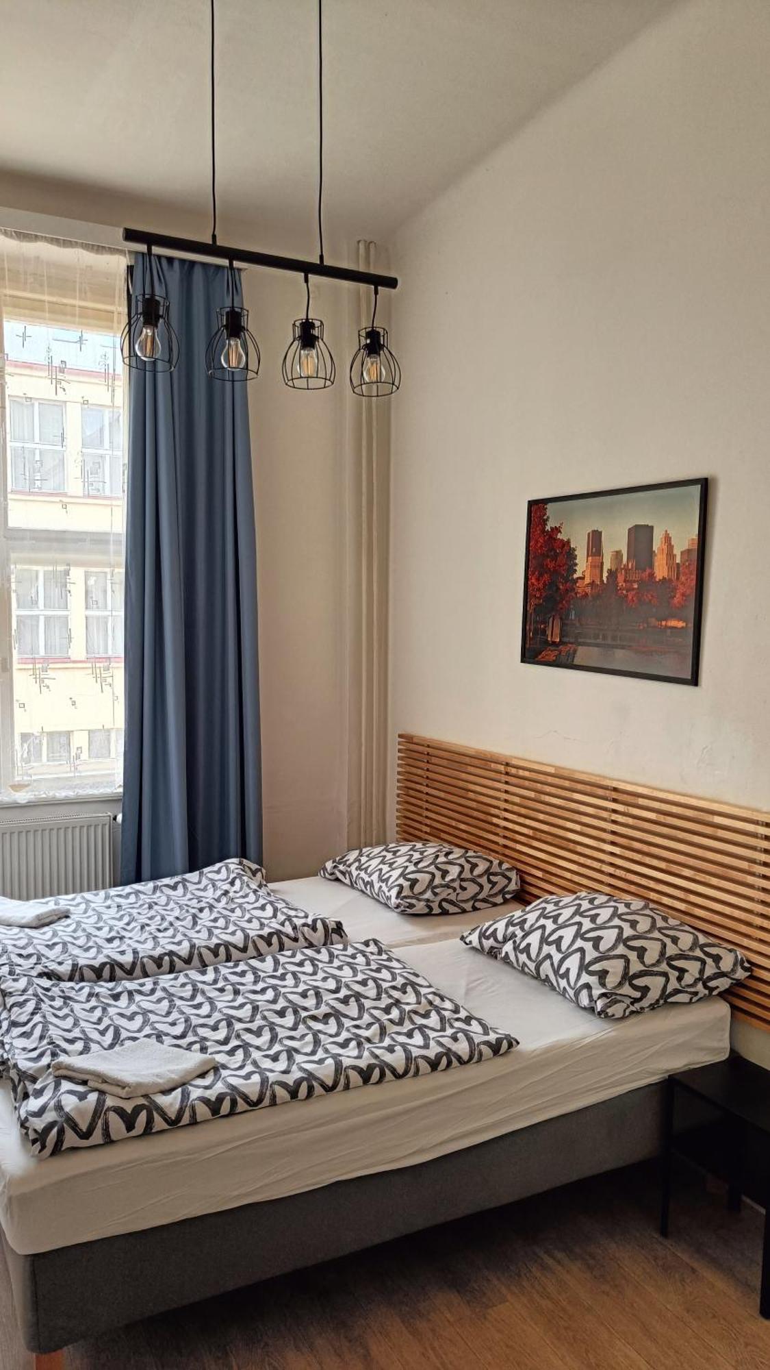 A Plus Hostel - Centrum Прага Экстерьер фото