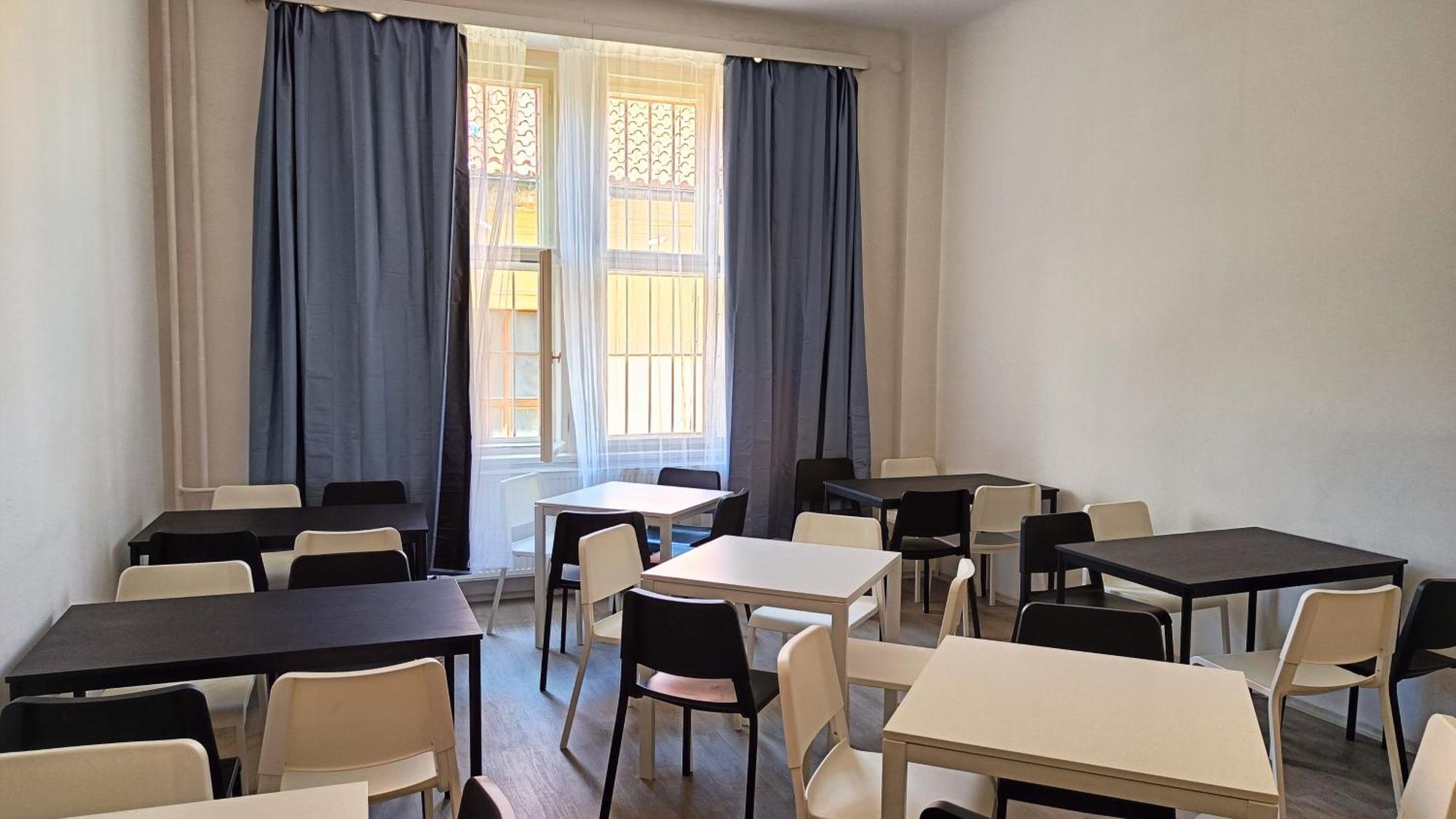 A Plus Hostel - Centrum Прага Экстерьер фото