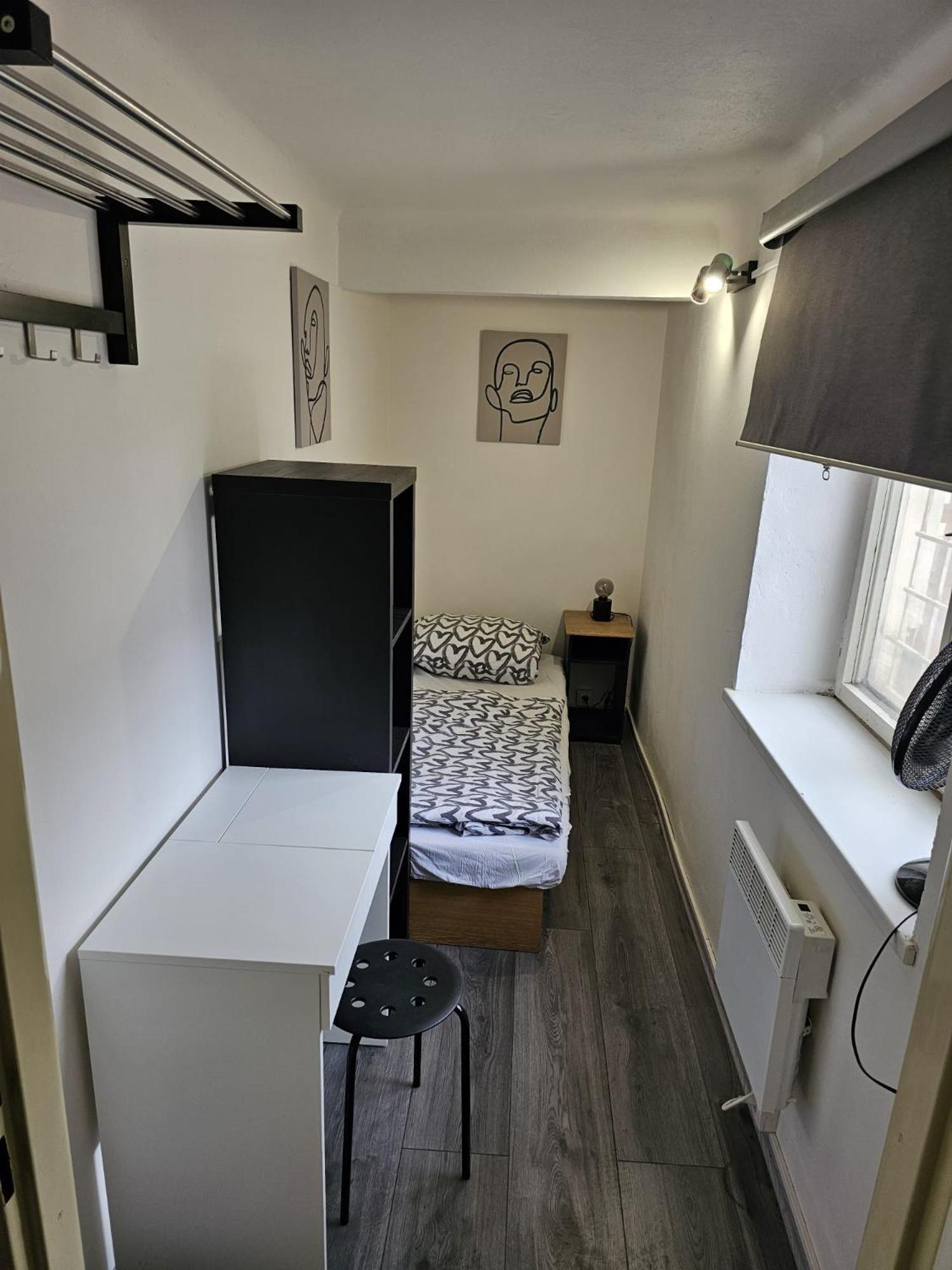 A Plus Hostel - Centrum Прага Экстерьер фото