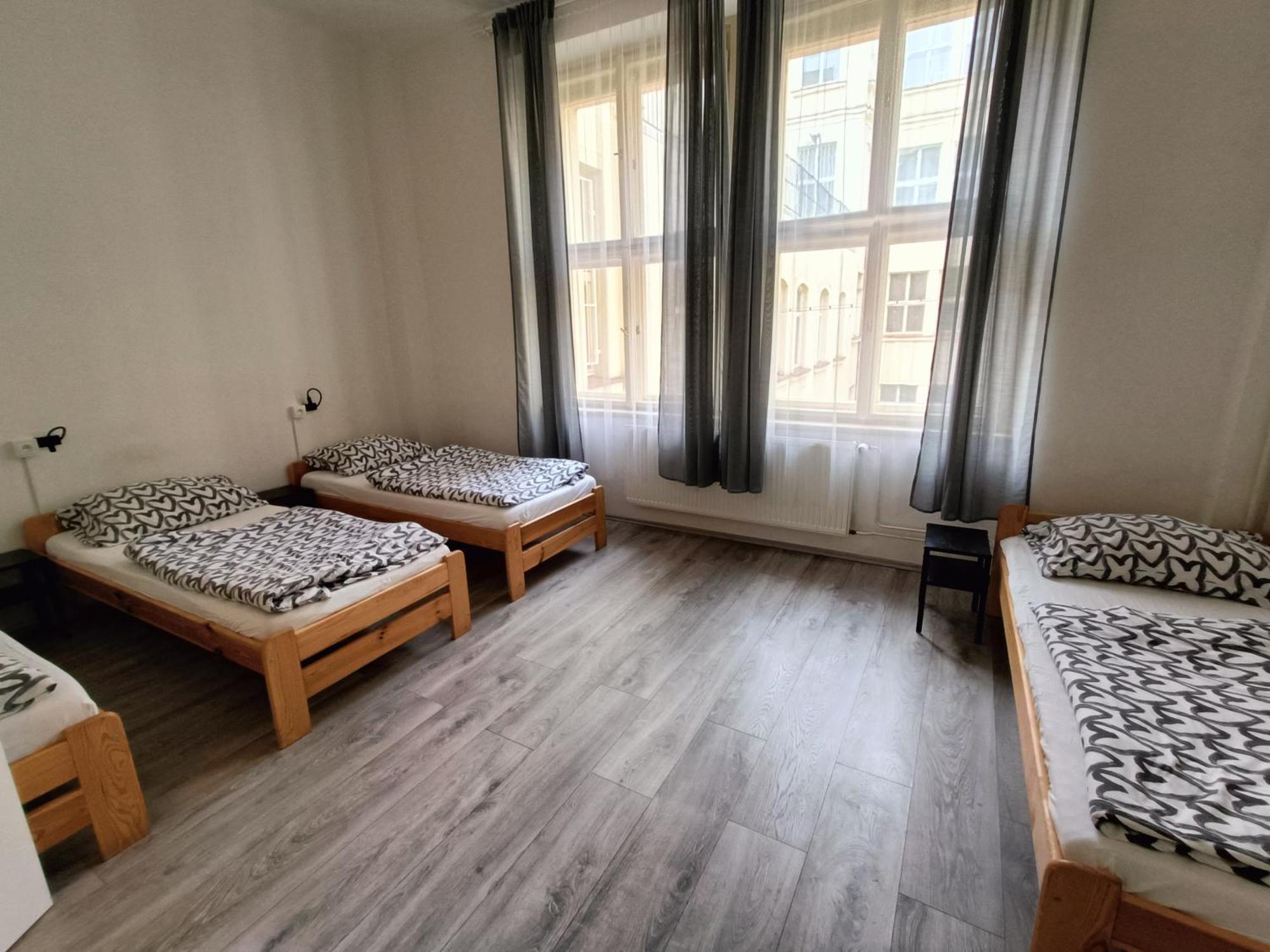 A Plus Hostel - Centrum Прага Экстерьер фото